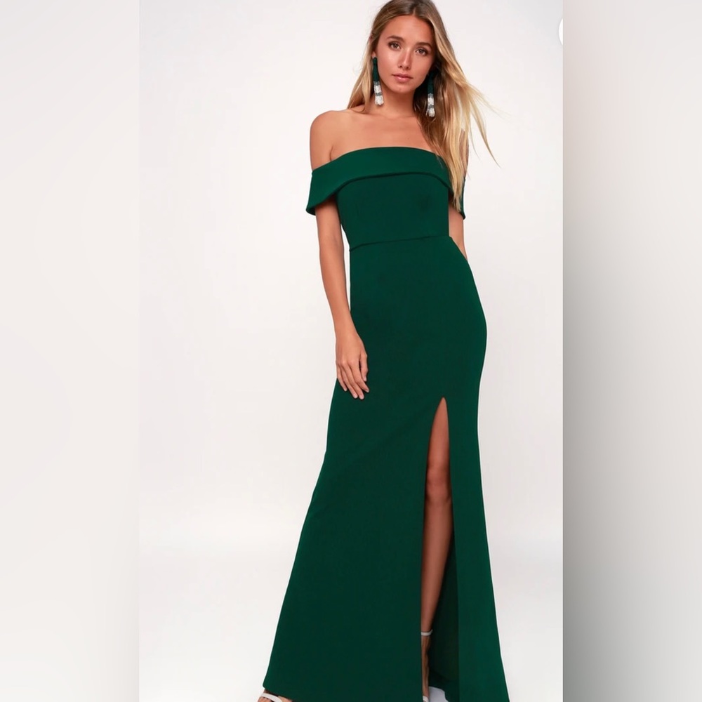 Lulus emerald green off the shoulder formal maxi dress. Size S.